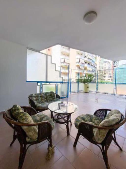 Downtown Bllok 2br, Large Patio, Ac-wifi Tirana