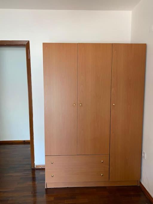 Downtown Bllok 2br, Large Patio, Ac-wifi * Tirana