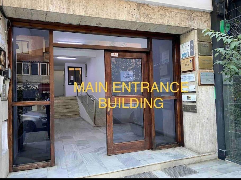 Downtown Bllok 2br, Large Patio, Ac-wifi Apartment Tirana
