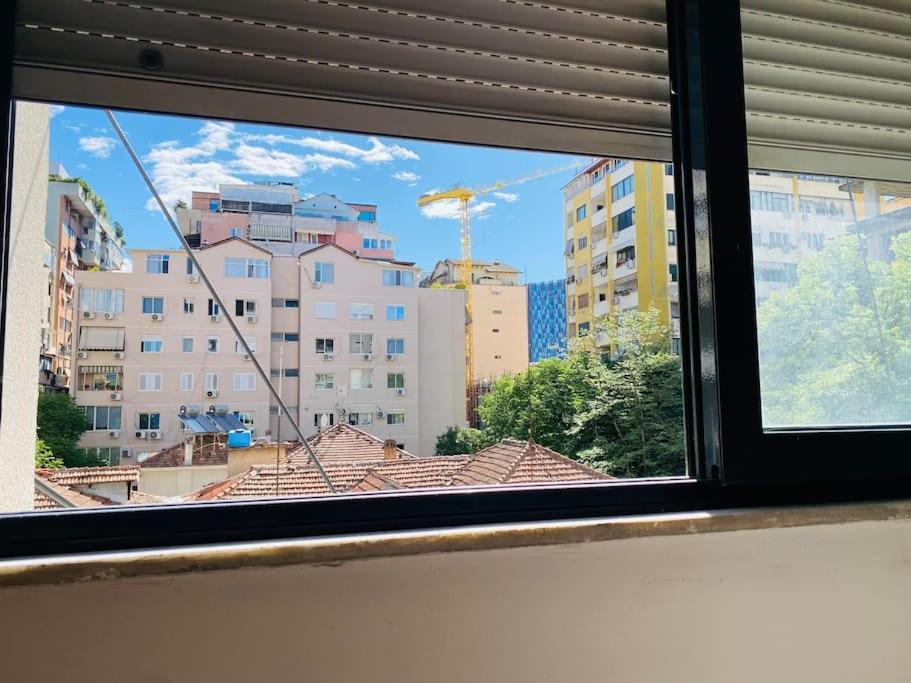 Downtown Bllok 2br, Large Patio, Ac-wifi Tirana