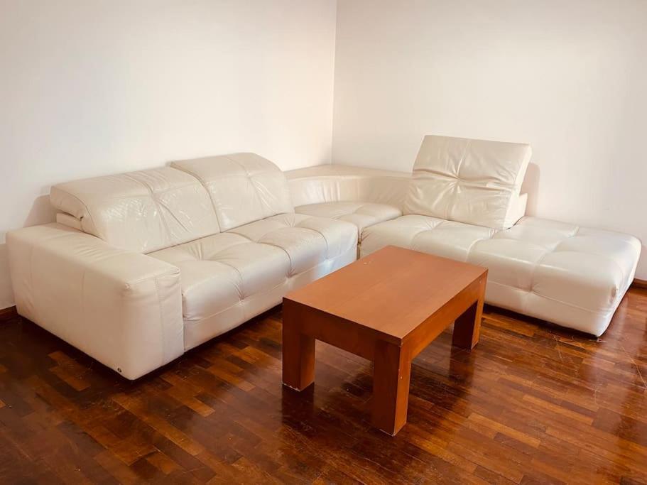 Apartment Downtown Bllok 2br, Large Patio, Ac-wifi *