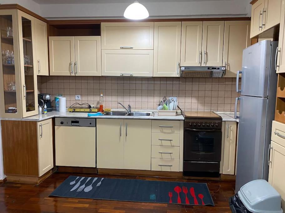 Downtown Bllok 2br, Large Patio, Ac-wifi Apartment *